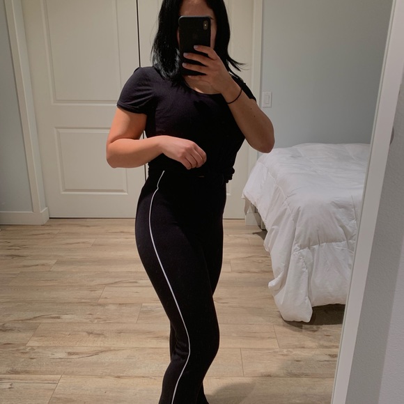 High waisted wide leg pant. - Picture 3 of 4